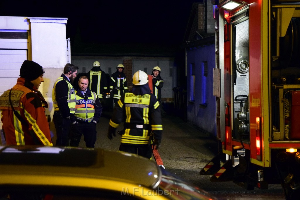 Feuer Hinterhof Garagen Koeln Hoehenberg Olpenerstr P154.JPG - Miklos Laubert